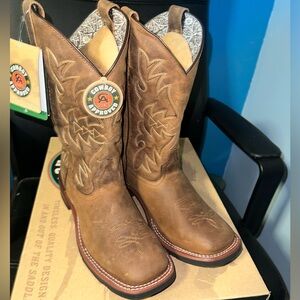 Laredo Woman’s Tan Western Cowgirl Boots. Size 8.5. NEW!